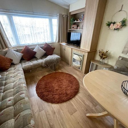 Tunstall  Sandlemere - 6 Berth, 3 Bedroom Caravan מראה חיצוני תמונה