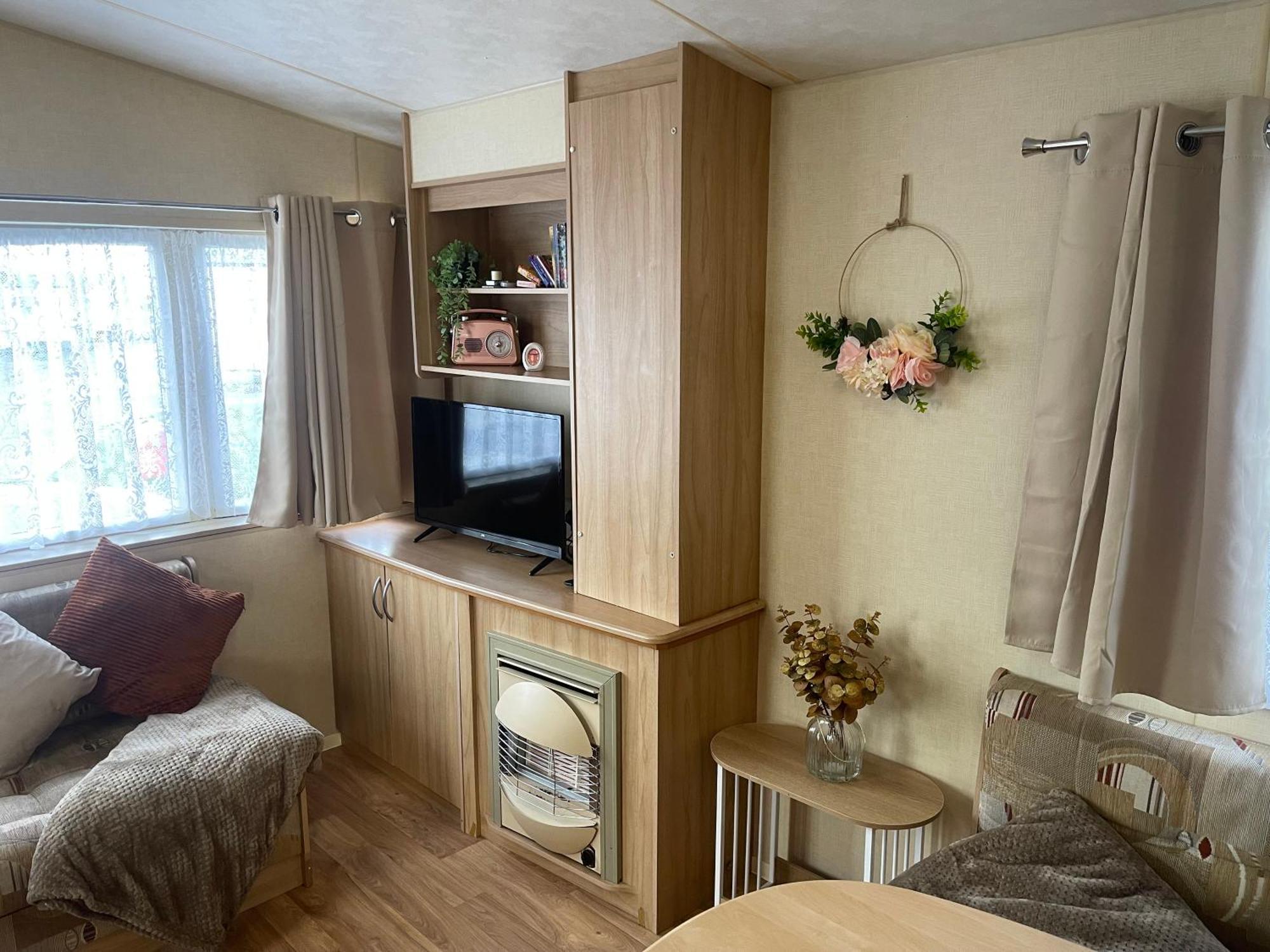 Tunstall  Sandlemere - 6 Berth, 3 Bedroom Caravan מראה חיצוני תמונה